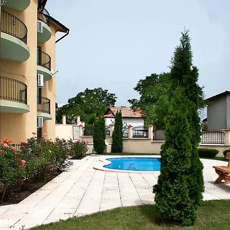 Deluxe 2 Bedroom With Pool View Mamaafrica Апартамент