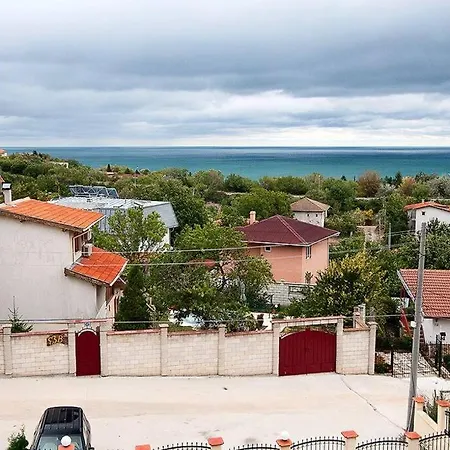 Deluxe 2 Bedroom With Pool View Mamaafrica Апартамент *