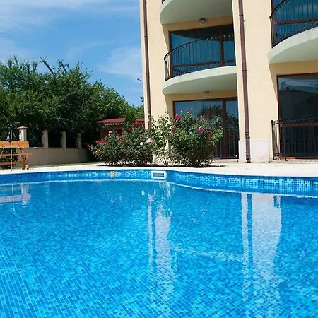 Apartamento Deluxe 2 Bedroom With Pool View Mamaafrica Balchik