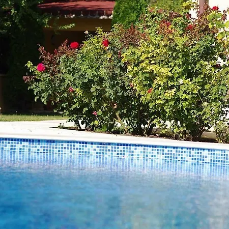 Deluxe 2 Bedroom With Pool View Mamaafrica Апартаменты